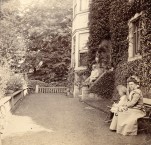 1898 Philip de László on the steps, Mrs Charles Henry Minot and Grafton Winthrop Minot seated outside Berwick Lodge, Ryde, Isle of Wight