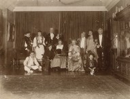 Prev title: 1919 Philip and Lucy de László and Stephen, Paul and Patrick de Laszlo with Baron and Baroness Bruno Schröder with their children Marga, Dorothée, Helmut and an unidentified young man, all in fancy dress DUPLICATE

